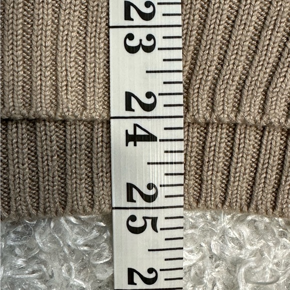 Super soft sweater by Elizabeth and Clarke Sz 4 - Picture 3 of 9